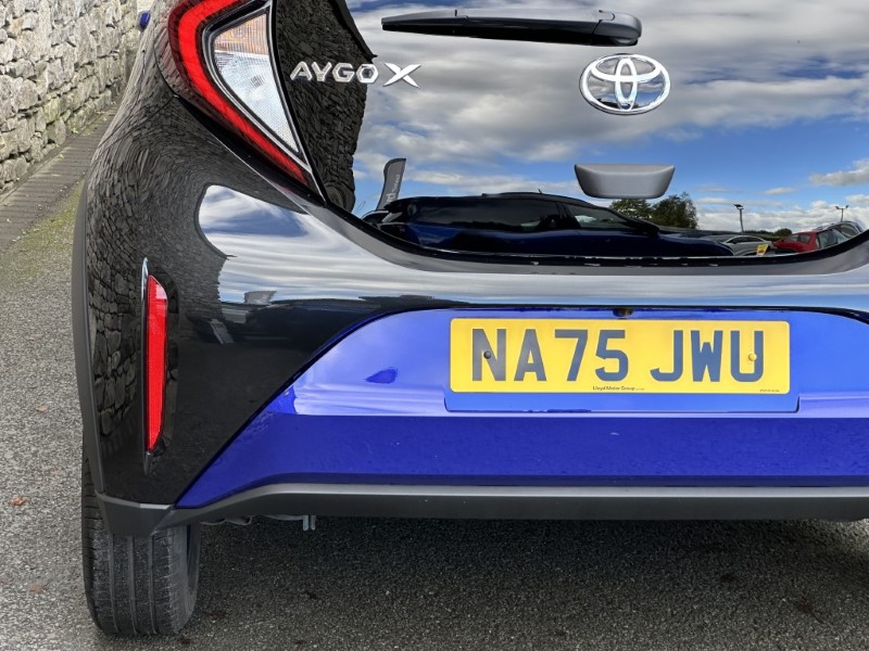 2025 (75) TOYOTA AYGO X 1.0 VVT-i Edge 5dr 5913642