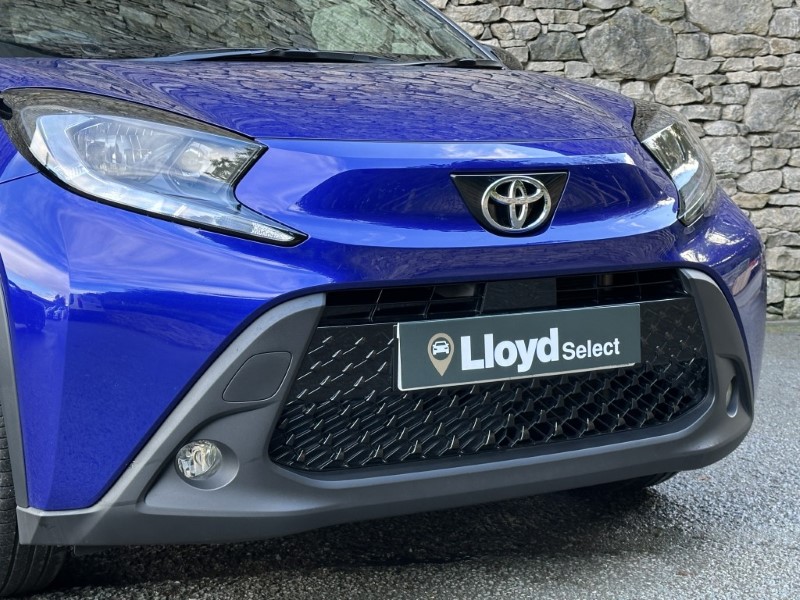 2025 (75) TOYOTA AYGO X 1.0 VVT-i Edge 5dr 5913686