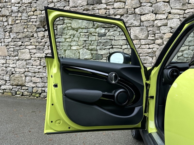 2022 (72) MINI HATCHBACK 1.5 Cooper Classic 5dr Auto 5912610