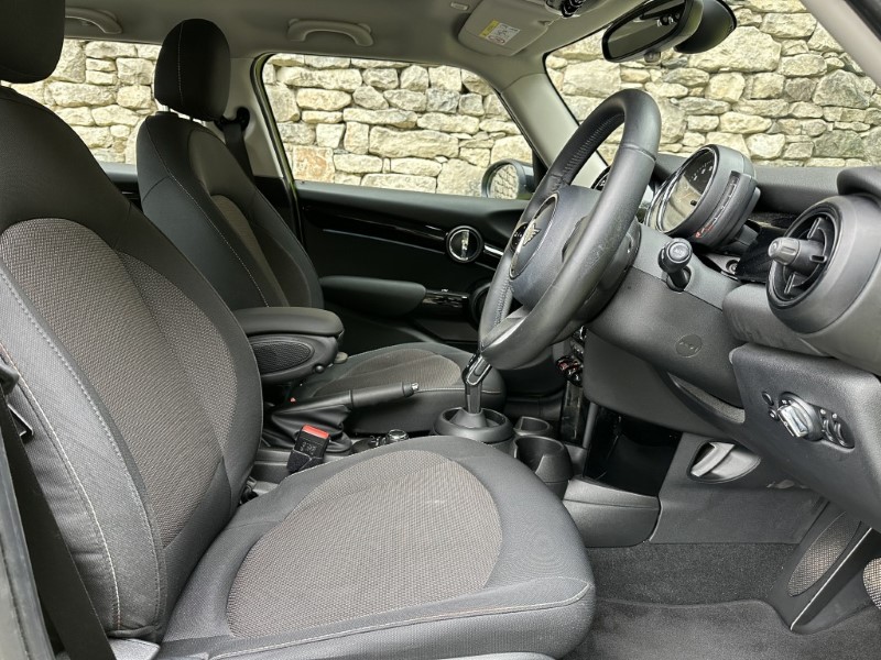 2022 (72) MINI HATCHBACK 1.5 Cooper Classic 5dr Auto 5912576