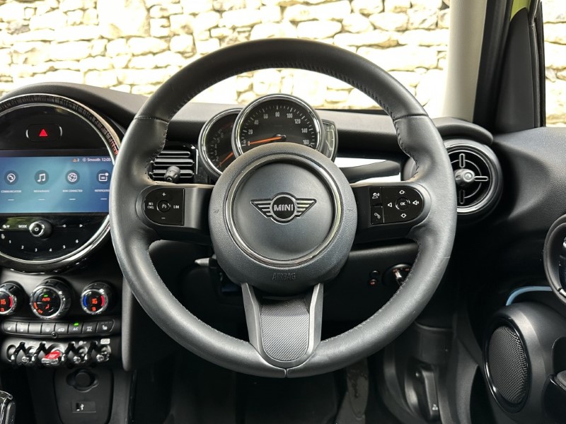 2022 (72) MINI HATCHBACK 1.5 Cooper Classic 5dr Auto 5912614