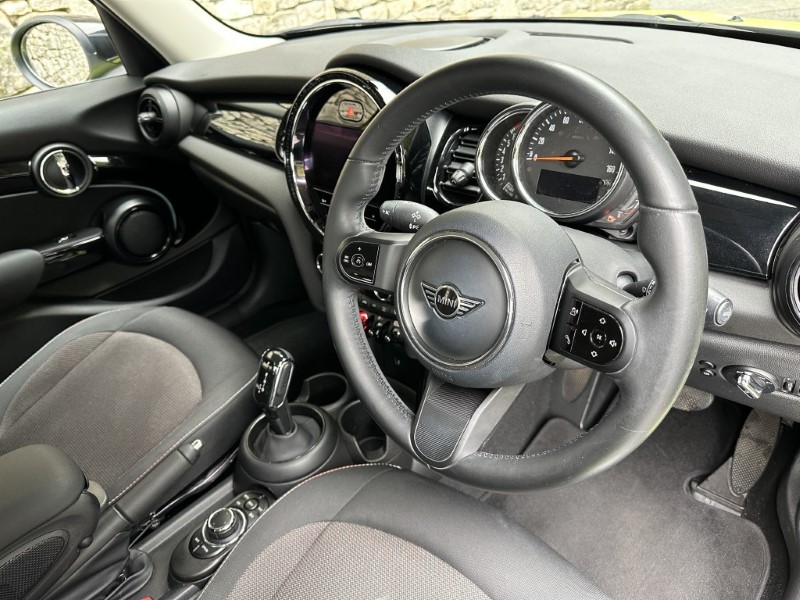 2022 (72) MINI HATCHBACK 1.5 Cooper Classic 5dr Auto 5912574