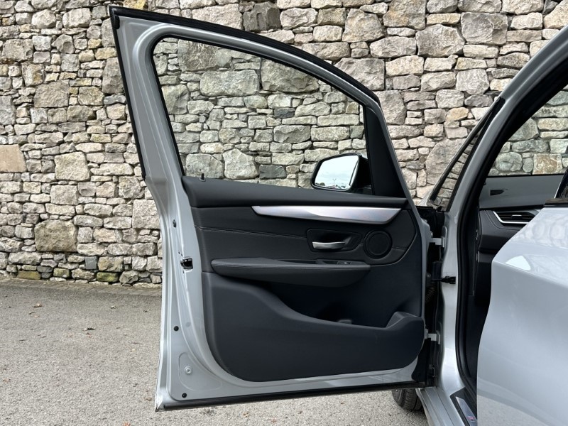 2020 (70) BMW 2 SERIES 225xe M Sport Active Tourer  5919471