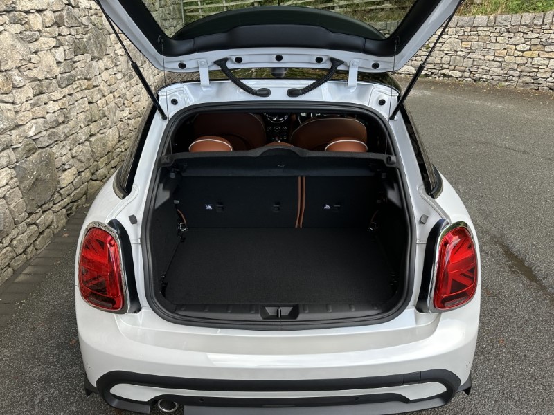 2024 (73) MINI HATCHBACK 1.5 Cooper Exclusive Premium 5dr Auto 5917289