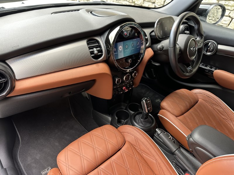 2024 (73) MINI HATCHBACK 1.5 Cooper Exclusive Premium 5dr Auto 5917299