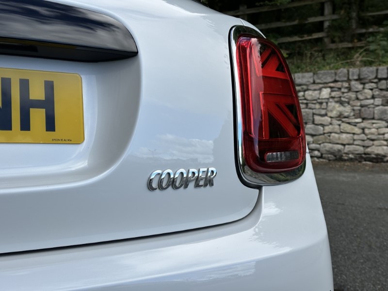 2024 (73) MINI HATCHBACK 1.5 Cooper Exclusive Premium 5dr Auto 5917288