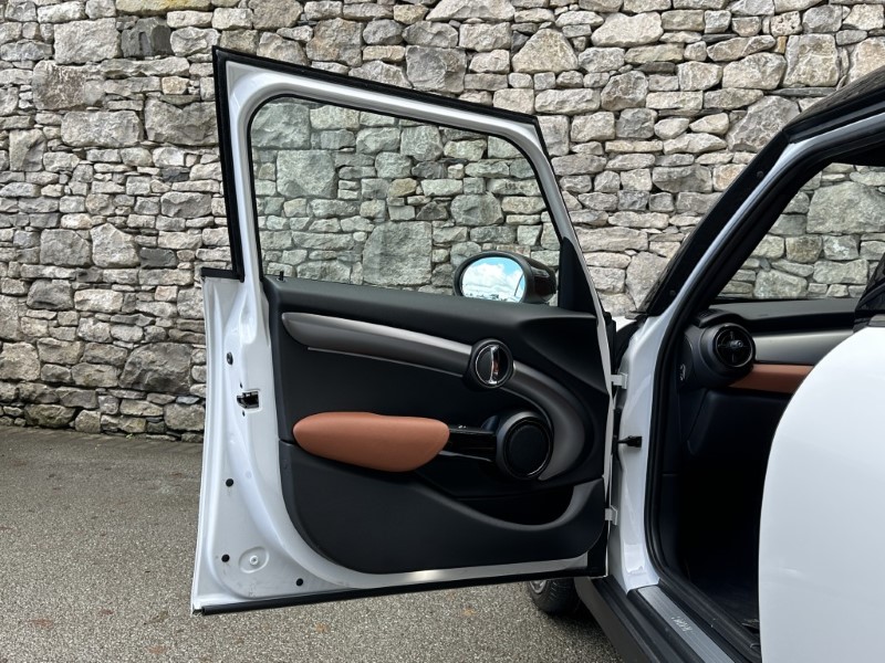2024 (73) MINI HATCHBACK 1.5 Cooper Exclusive Premium 5dr Auto 5917312