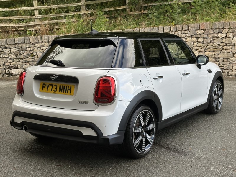 2024 (73) MINI HATCHBACK 1.5 Cooper Exclusive Premium 5dr Auto 5917331