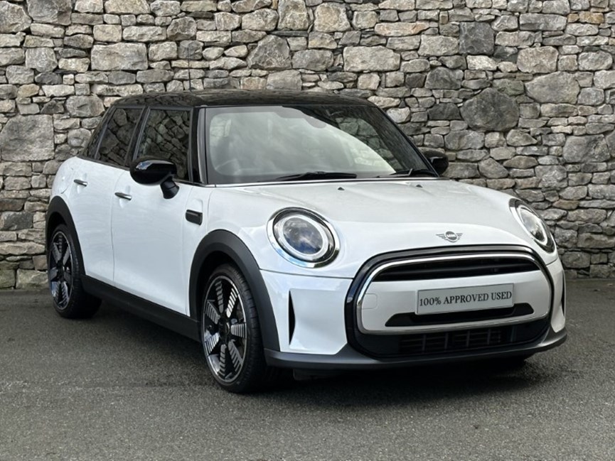 2024 (73) MINI HATCHBACK 1.5 Cooper Exclusive Premium 5dr Auto