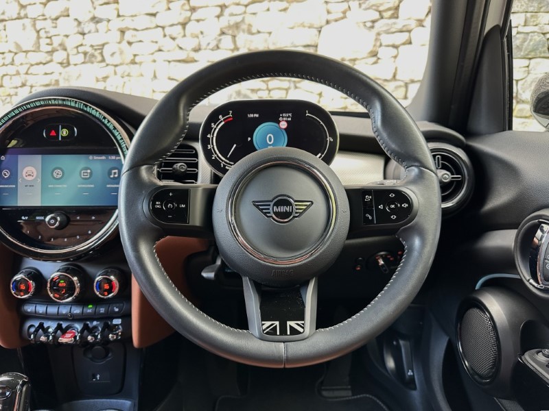 2024 (73) MINI HATCHBACK 1.5 Cooper Exclusive Premium 5dr Auto 5917316