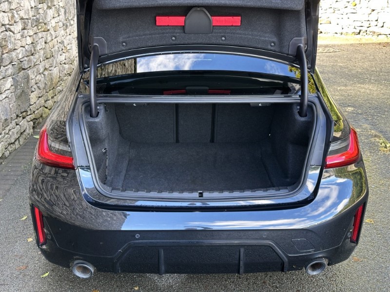 2023 (23) BMW 3 SERIES 320i M Sport 4dr Saloon 5923978