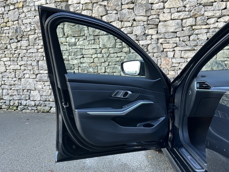 2023 (23) BMW 3 SERIES 320i M Sport 4dr Saloon 5924019