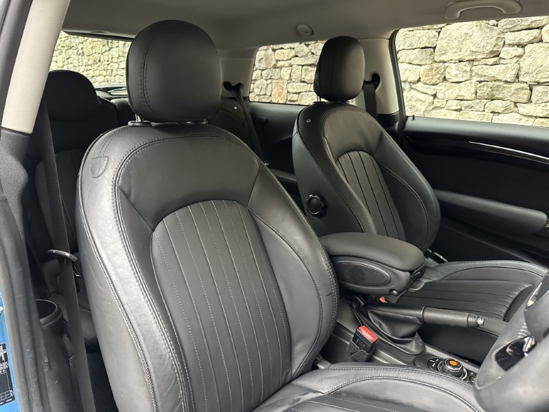 2019 (19) MINI HATCHBACK 1.5 Cooper Exclusive II 3dr 5963997