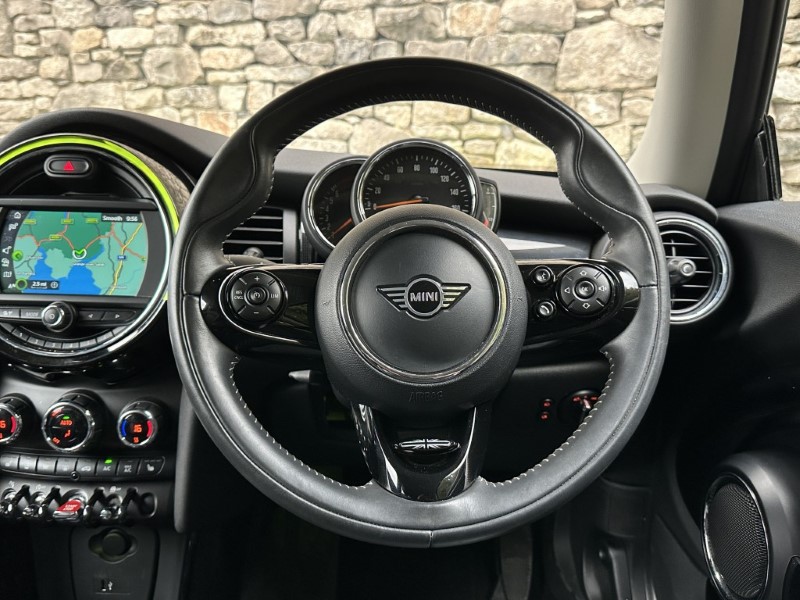 2019 (19) MINI HATCHBACK 1.5 Cooper Exclusive II 3dr 5964037