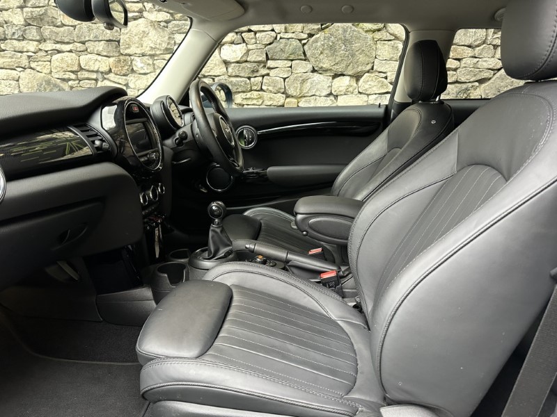 2019 (19) MINI HATCHBACK 1.5 Cooper Exclusive II 3dr 5964016