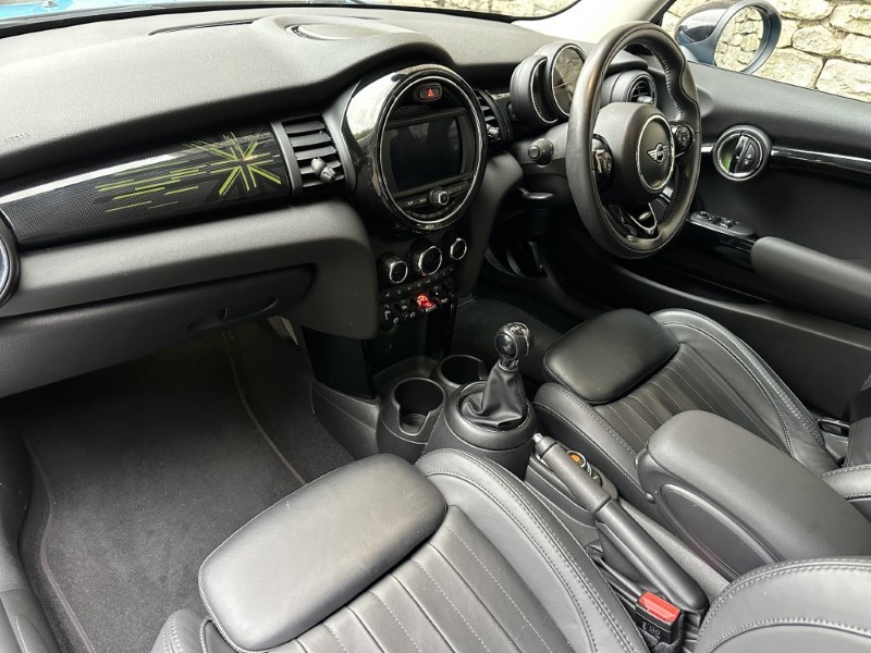 2019 (19) MINI HATCHBACK 1.5 Cooper Exclusive II 3dr 5964014