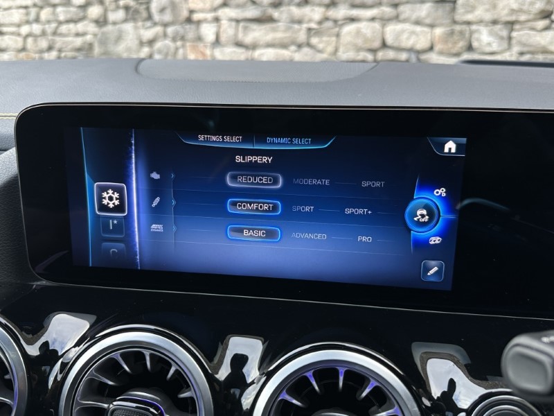 2025 (25) MERCEDES-BENZ GLA 45 S 4Matic PLUS Plus 5dr Auto 5953467