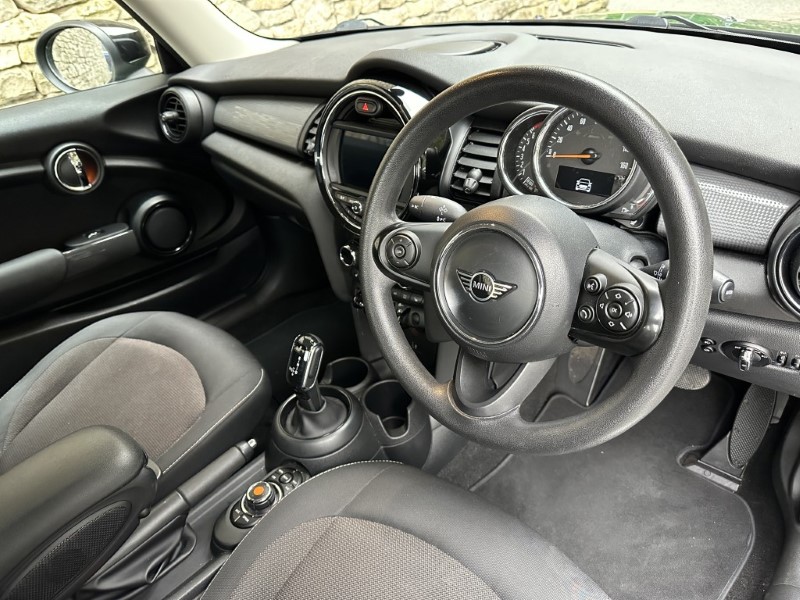 2019 (69) MINI HATCHBACK 1.5 Cooper Classic II 3dr Auto 5963850