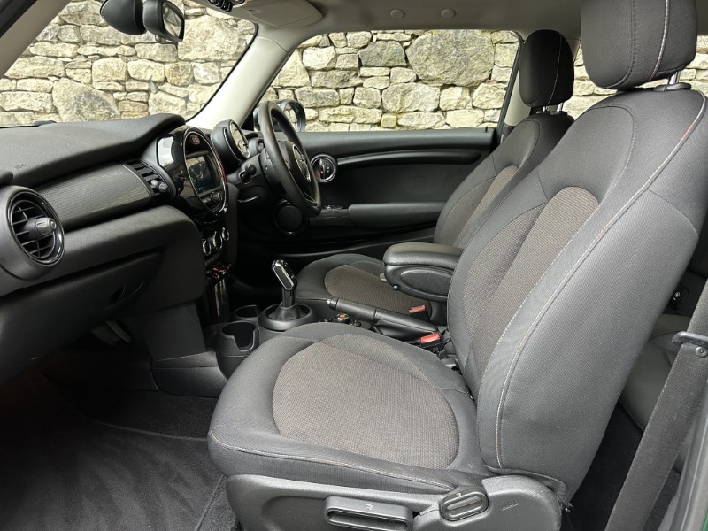 2019 (69) MINI HATCHBACK 1.5 Cooper Classic II 3dr Auto 5963868