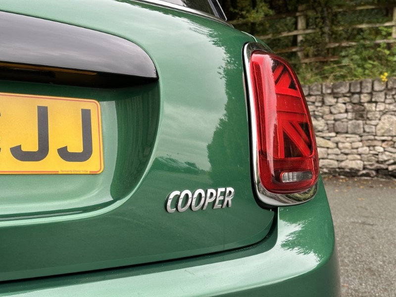 2019 (69) MINI HATCHBACK 1.5 Cooper Classic II 3dr Auto 5963848