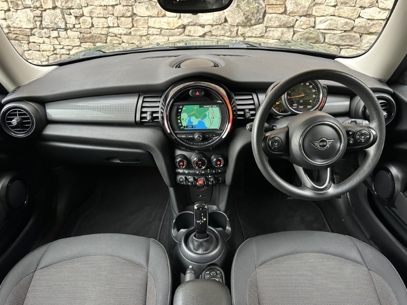 2019 (69) MINI HATCHBACK 1.5 Cooper Classic II 3dr Auto 5963886
