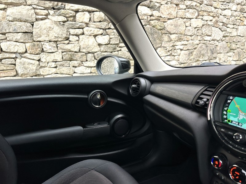 2019 (69) MINI HATCHBACK 1.5 Cooper Classic II 3dr Auto 5963855