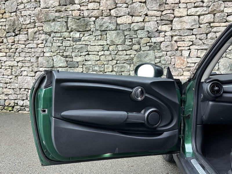 2019 (69) MINI HATCHBACK 1.5 Cooper Classic II 3dr Auto 5963883