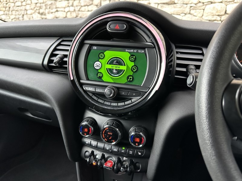 2019 (69) MINI HATCHBACK 1.5 Cooper Classic II 3dr Auto 5963880