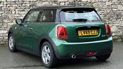 2019 (69) MINI HATCHBACK 1.5 Cooper Classic II 3dr Auto – Video 1 of 1