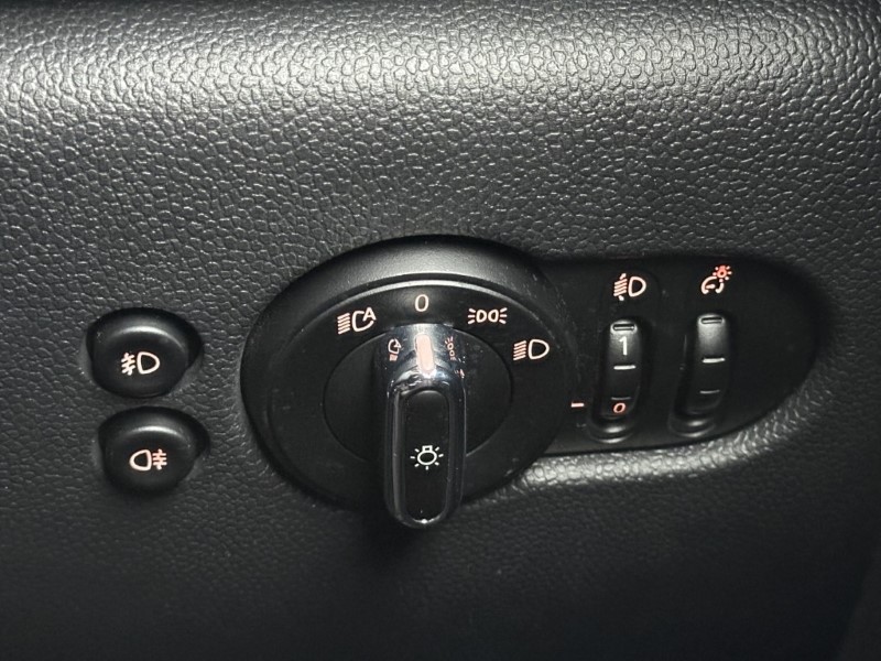 2019 (69) MINI HATCHBACK 1.5 Cooper Classic II 3dr Auto 5963860