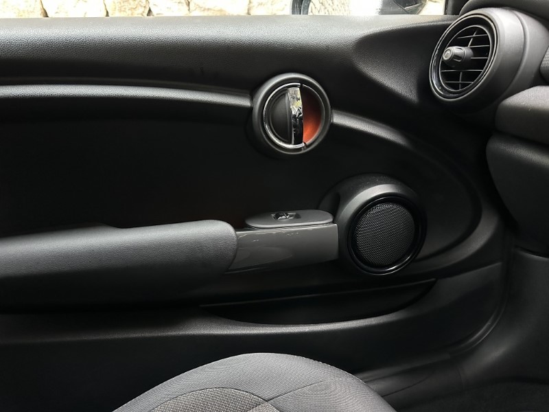 2019 (69) MINI HATCHBACK 1.5 Cooper Classic II 3dr Auto 5963856