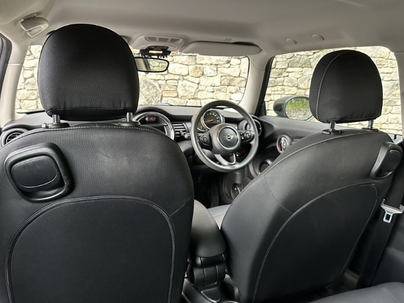 2019 (69) MINI HATCHBACK 1.5 Cooper Classic II 3dr Auto 5963884