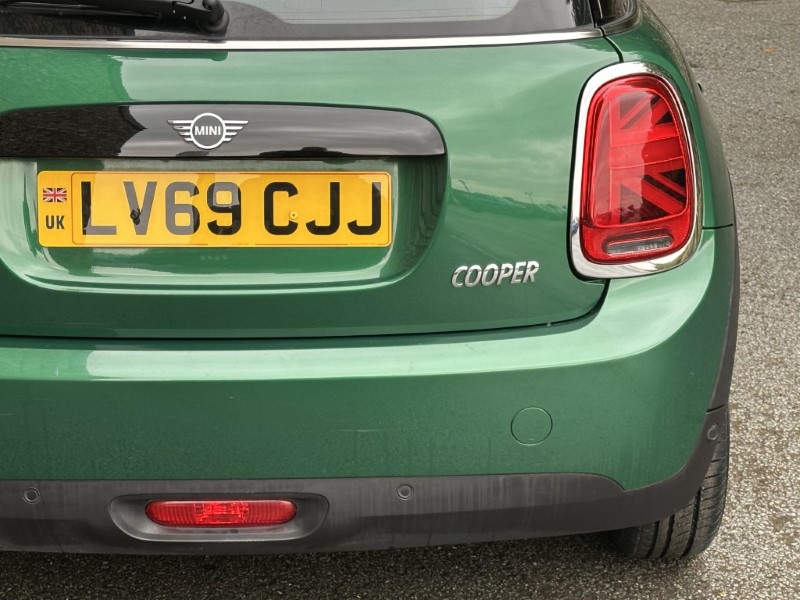 2019 (69) MINI HATCHBACK 1.5 Cooper Classic II 3dr Auto 5963847