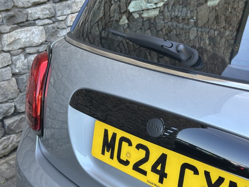2024 (24) MINI HATCHBACK 2.0 John Cooper Works Premium 3dr 5944645