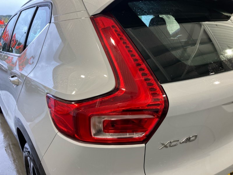 2021 (71) VOLVO XC40 2.0 B4P Inscription Pro 5dr AWD Auto [7 speed] 3573417