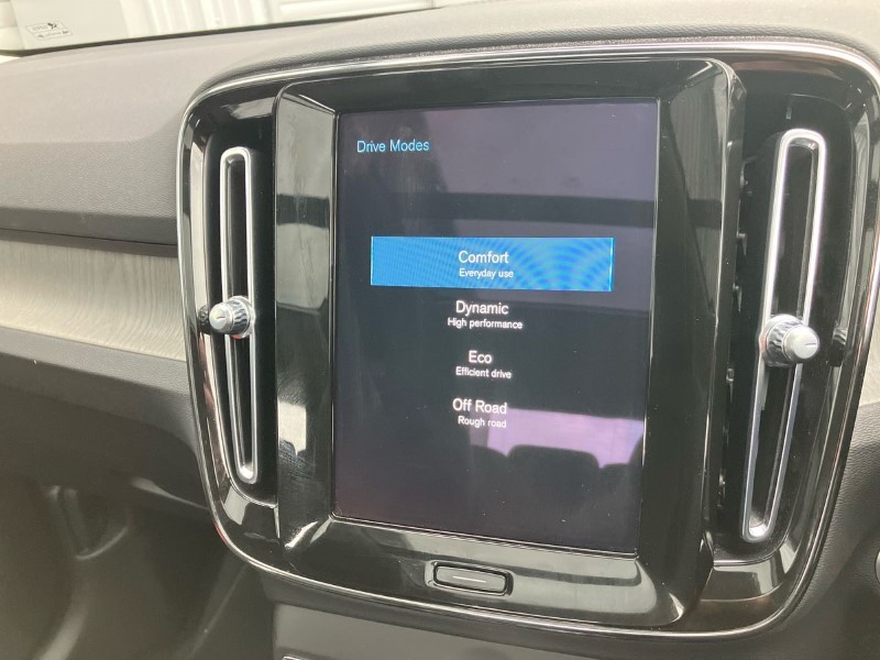 2021 (71) VOLVO XC40 2.0 B4P Inscription Pro 5dr AWD Auto [7 speed] 3573402