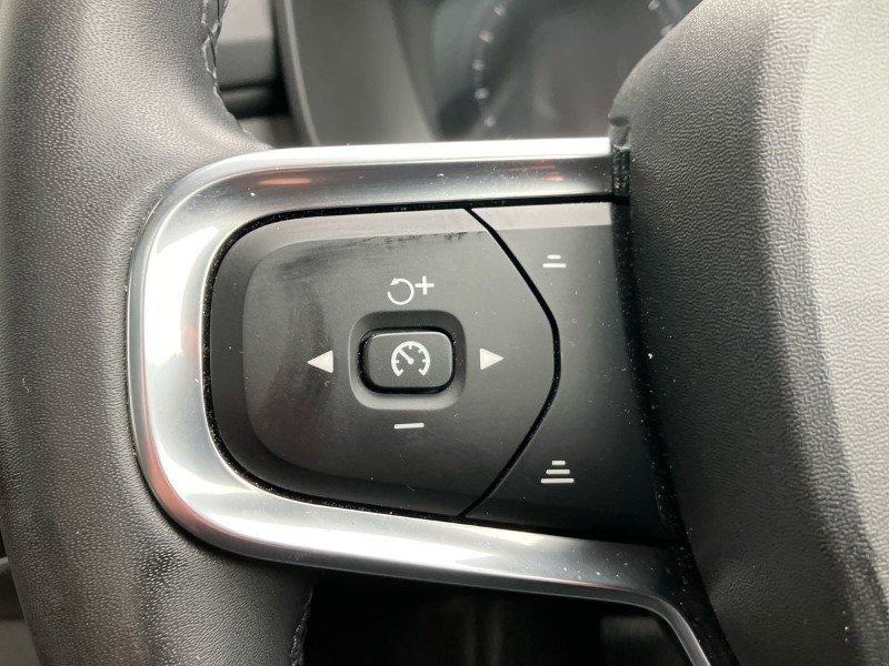 2021 (71) VOLVO XC40 2.0 B4P Inscription Pro 5dr AWD Auto [7 speed] 3573393