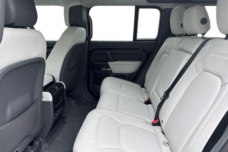  LAND ROVER DEFENDER 3.0 D250 X-Dynamic HSE 110 5dr Auto 4637601