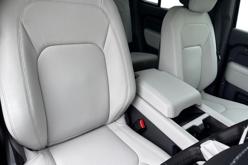  LAND ROVER DEFENDER 3.0 D250 X-Dynamic HSE 110 5dr Auto 4637622