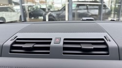 LAND ROVER DEFENDER 3.0 D250 X-Dynamic HSE 110 5dr Auto 4637630