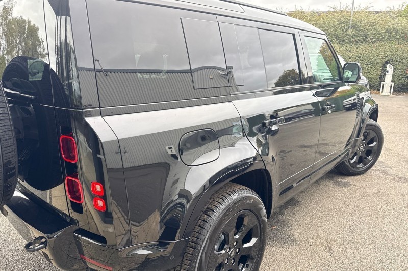 LAND ROVER DEFENDER 3.0 D250 X-Dynamic HSE 110 5dr Auto 4637644