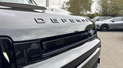 LAND ROVER DEFENDER 3.0 D250 X-Dynamic HSE 110 5dr Auto 4637636
