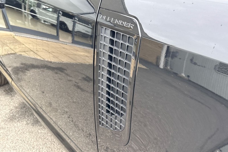  LAND ROVER DEFENDER 3.0 D250 X-Dynamic HSE 110 5dr Auto 4637617