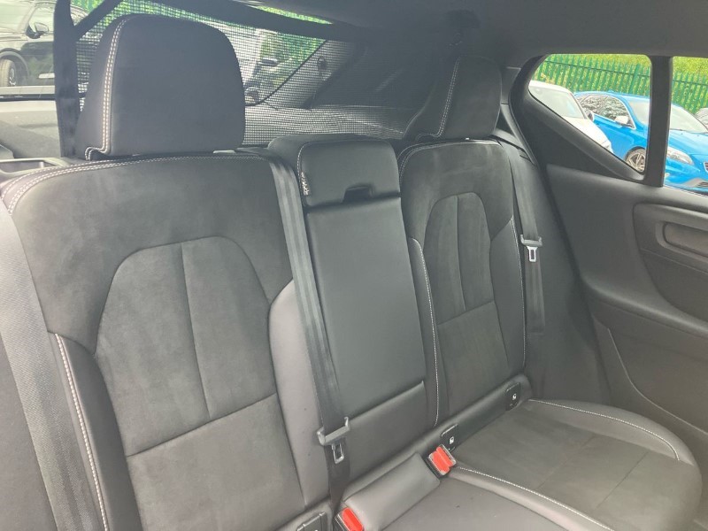 2021 (71) VOLVO XC40 300kW Recharge Twin Plus 78kWh 5dr AWD Auto 3467856