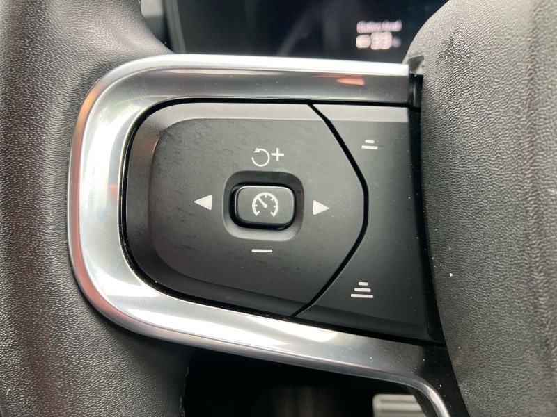 2021 (71) VOLVO XC40 300kW Recharge Twin Plus 78kWh 5dr AWD Auto 3467845