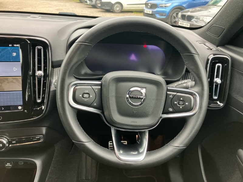 2021 (71) VOLVO XC40 300kW Recharge Twin Plus 78kWh 5dr AWD Auto 3467844