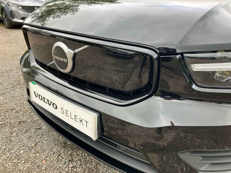 2021 (71) VOLVO XC40 300kW Recharge Twin Plus 78kWh 5dr AWD Auto 3467864