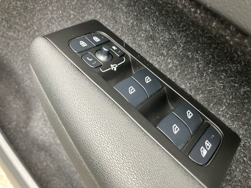 2021 (71) VOLVO XC40 300kW Recharge Twin Plus 78kWh 5dr AWD Auto 3467840