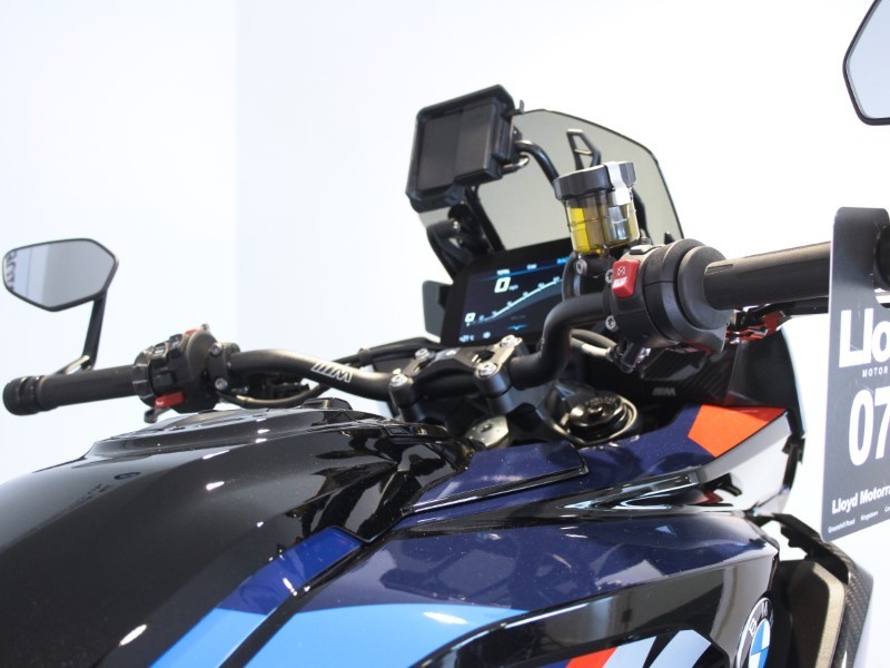 2024 (74) M 1000 XR Competition Pack 3356982