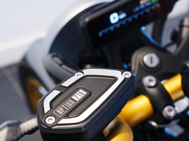  R 12 Option 719 Edition 3795393